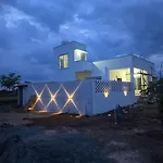 Raadha Logam