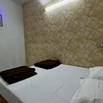 Rudhra Home Stay