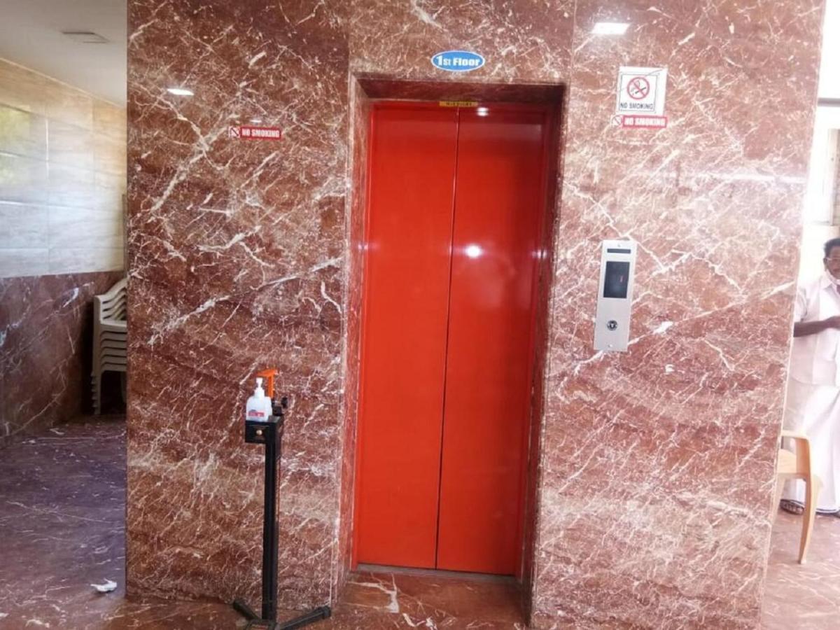 Shiva Residency Just 500 Meter Girivalam Road Hotel 3*
