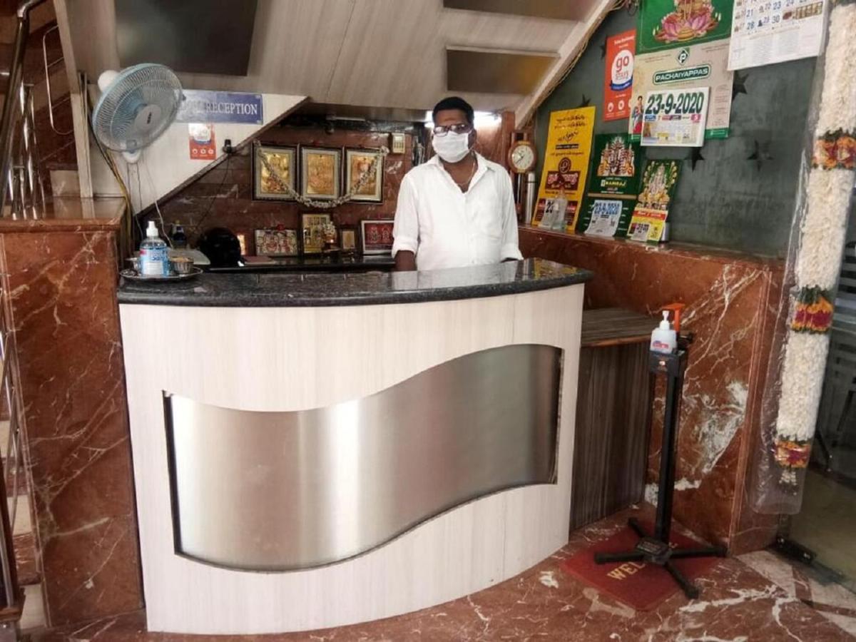 Shiva Residency Just 500 Meter Girivalam Road Hotel