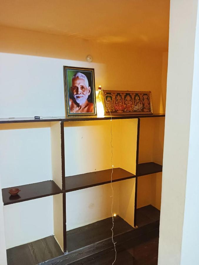 Apartment Anand's 1 *