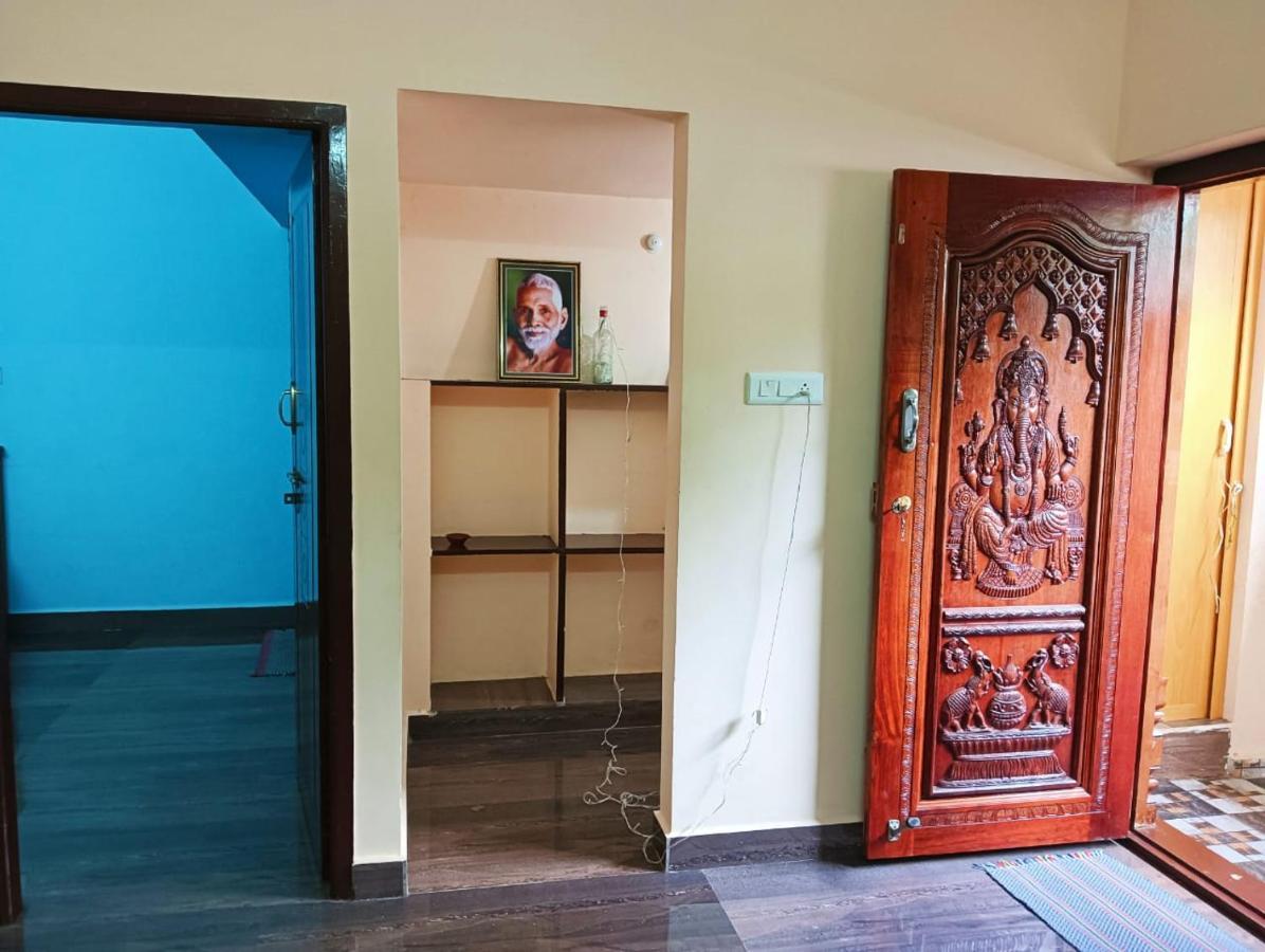 Apartment Anand's 1