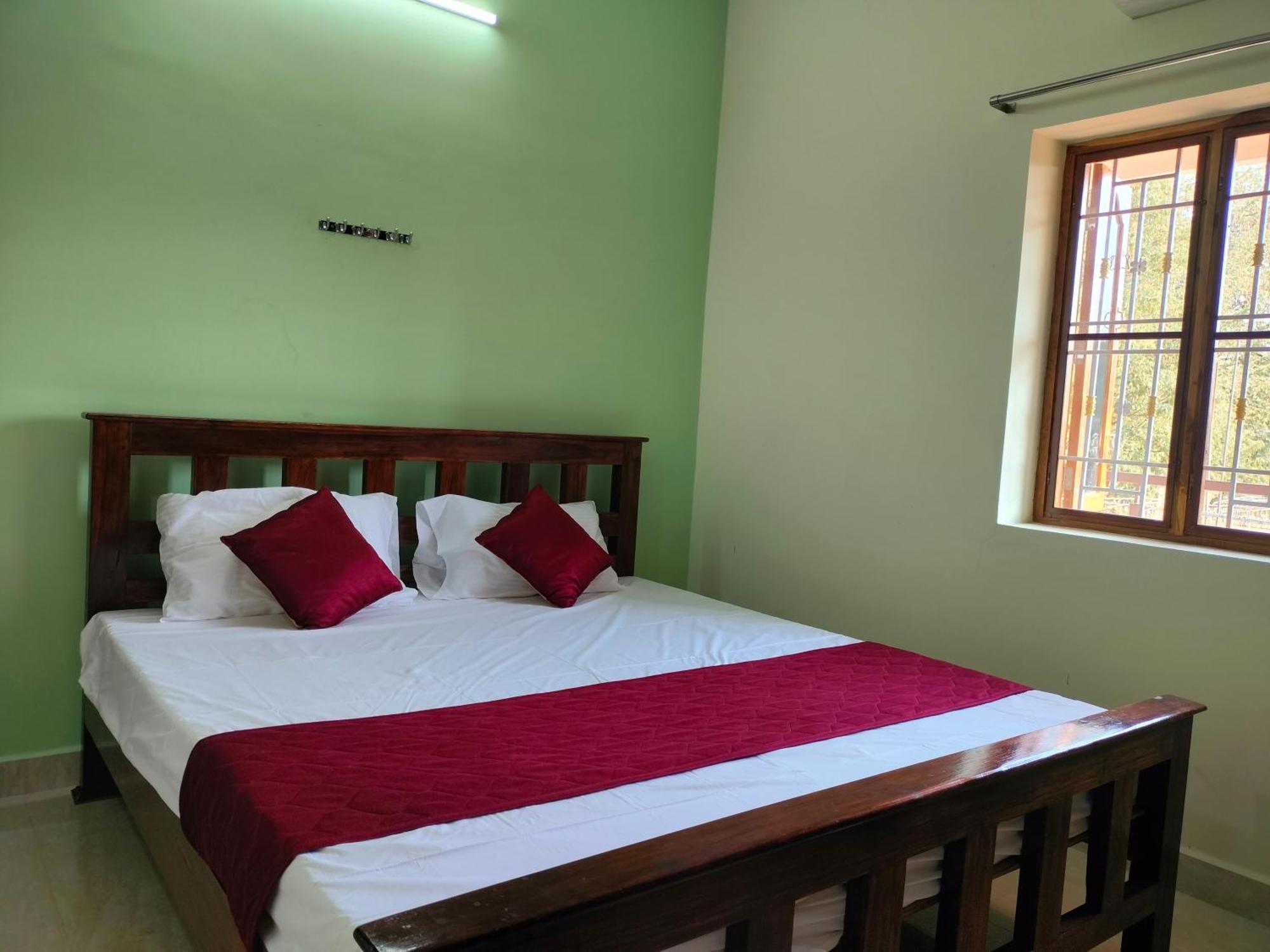 Athma Aruna Stayinn Tiurvannamalai * Tiruvannamalai