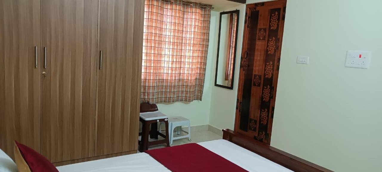 Athma Aruna Stayinn Tiurvannamalai * Tiruvannamalai