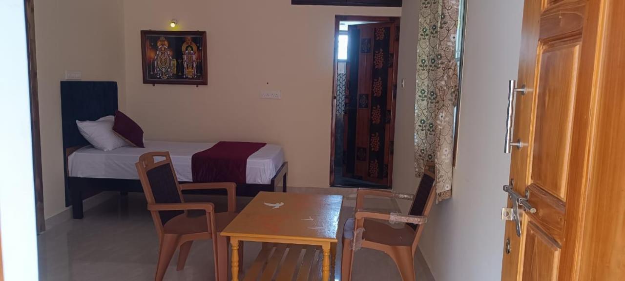 Athma Aruna Stayinn Tiurvannamalai Apartment Tiruvannamalai