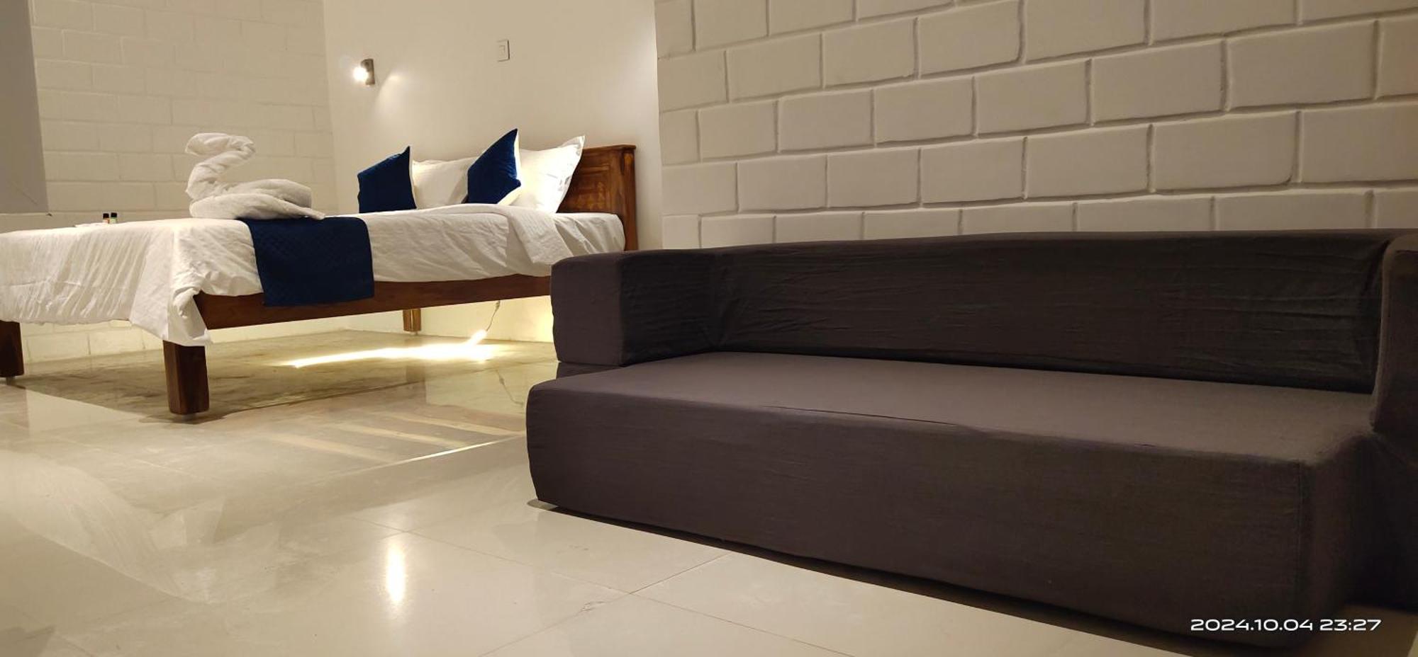 Srikrishna Paradise Hotel 3*