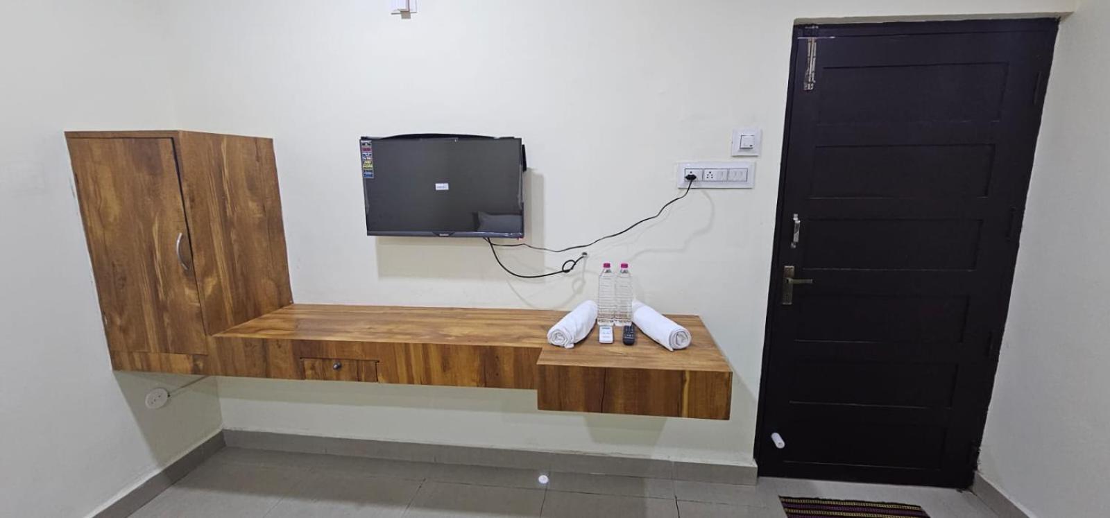 Sun Residency Tvm Hostel *