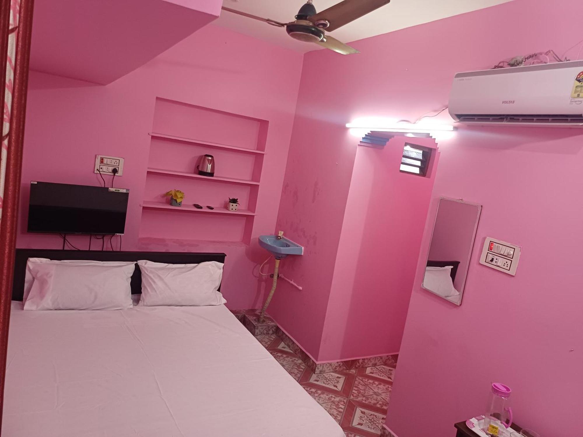 Luxury tent Lakshmi Homes Homestay-1