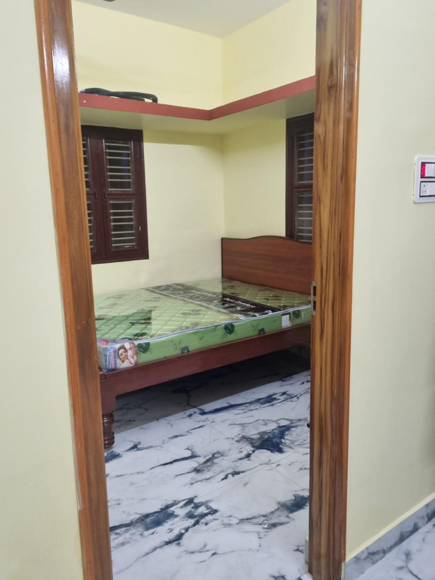 Apartment Balaji Staying Homes *