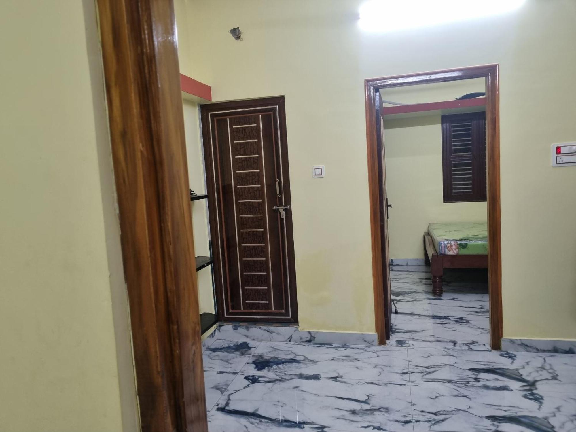 Balaji Staying Homes Apartment *