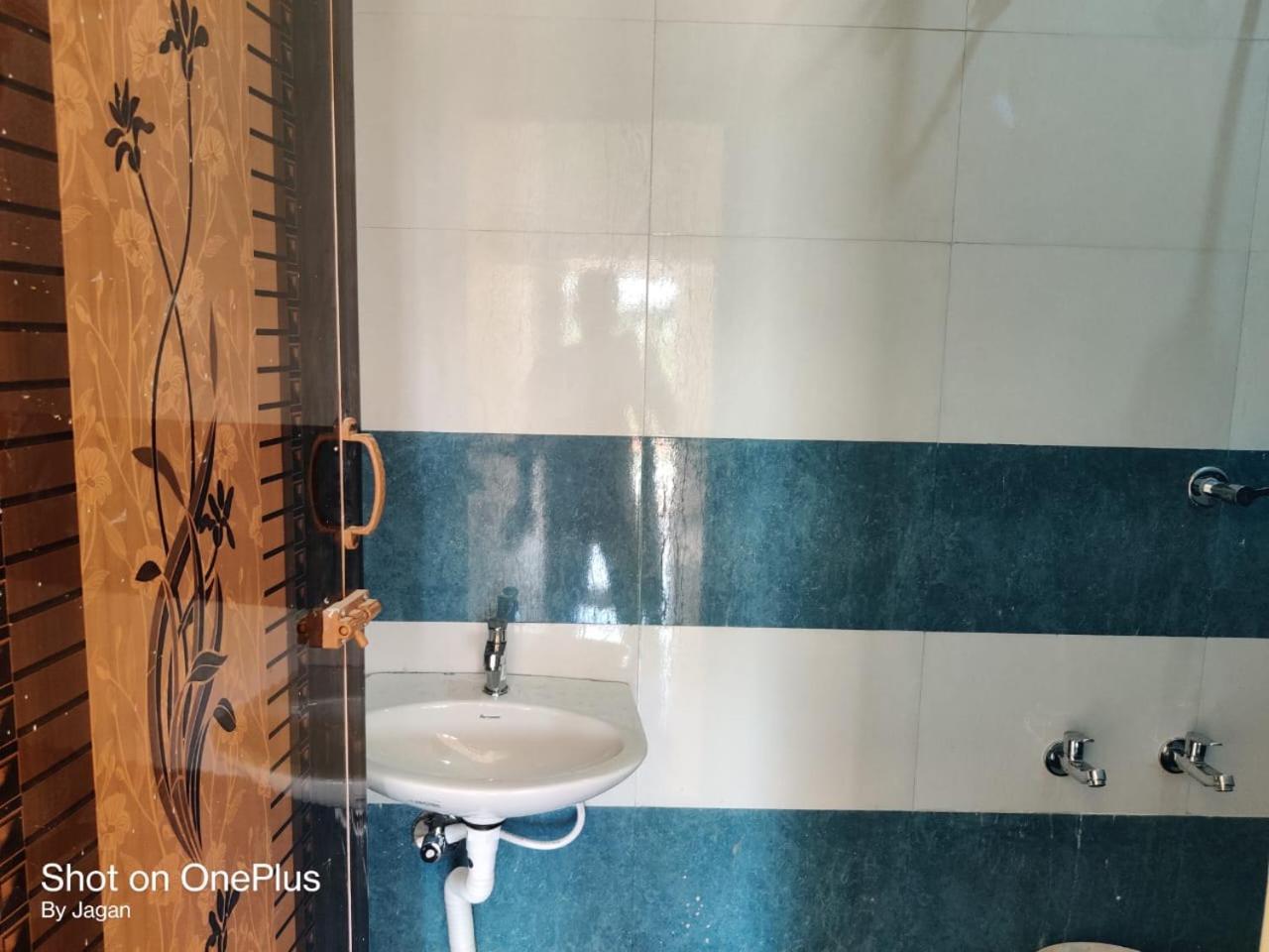 Lime & Dp Complex Guest house Tiruvannamalai