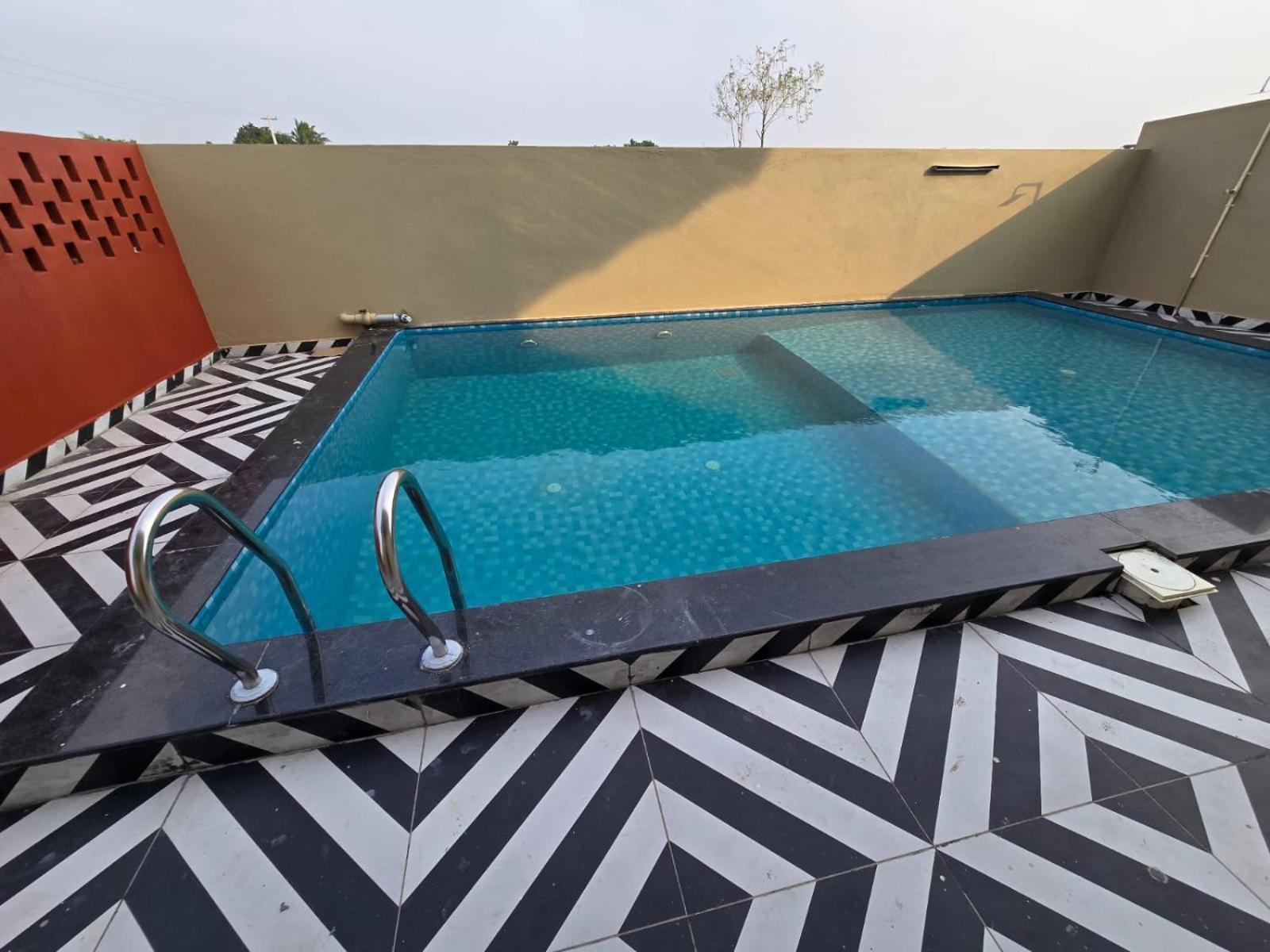Raadha Logam Villa Tiruvannamalai