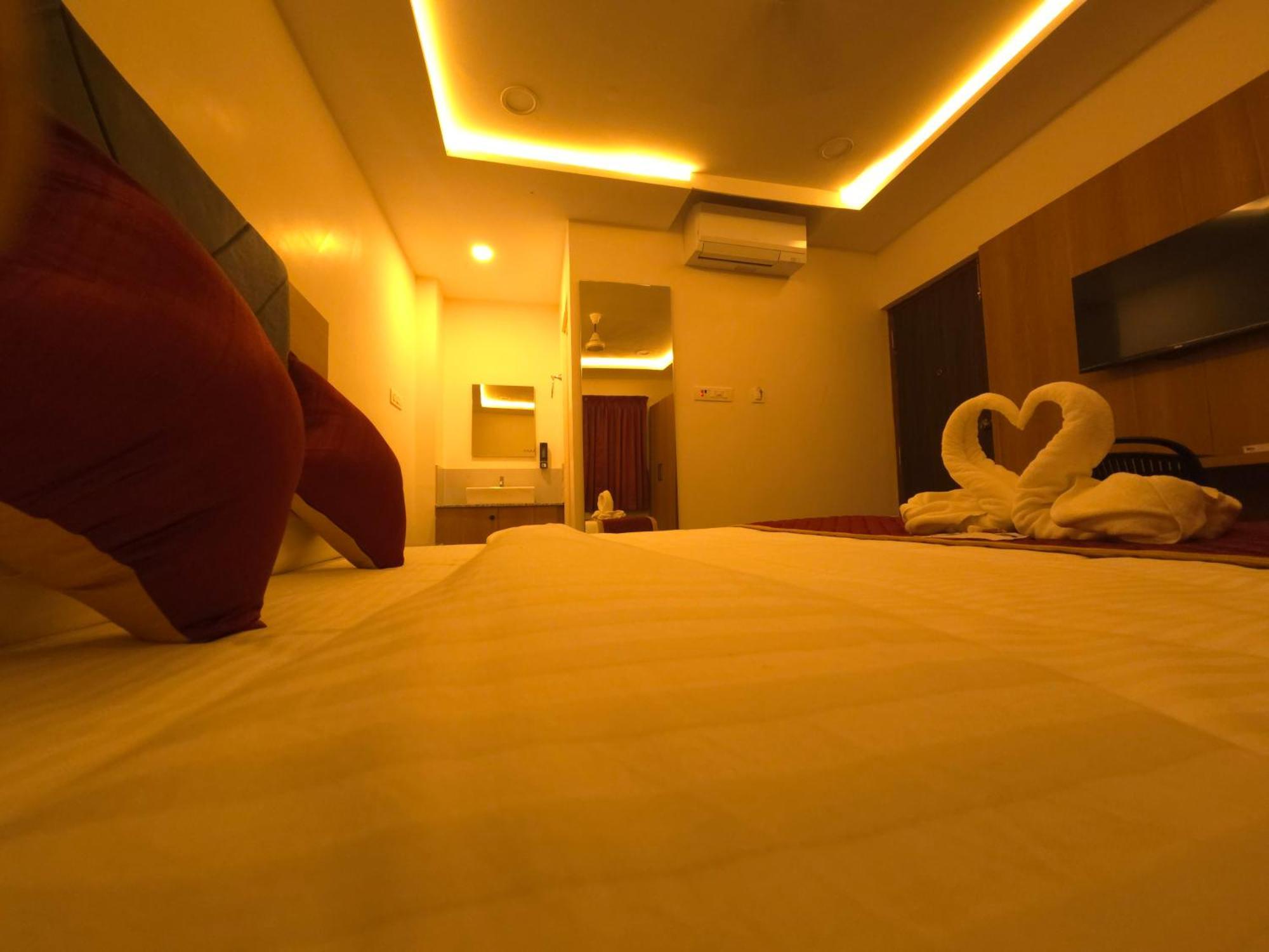 Hotel Shreem Sesha Sai Residency *