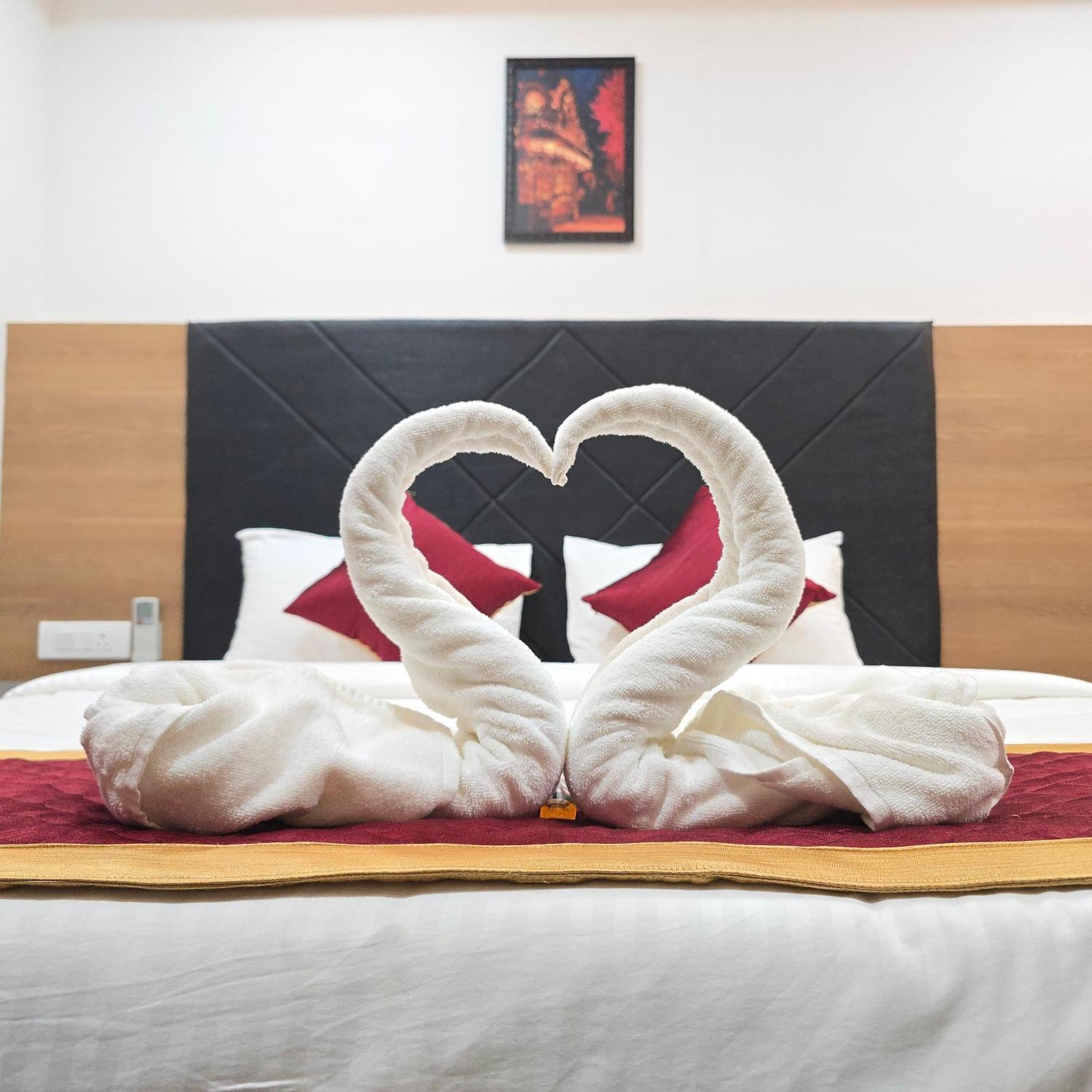 Shreem Sesha Sai Residency Hotel *