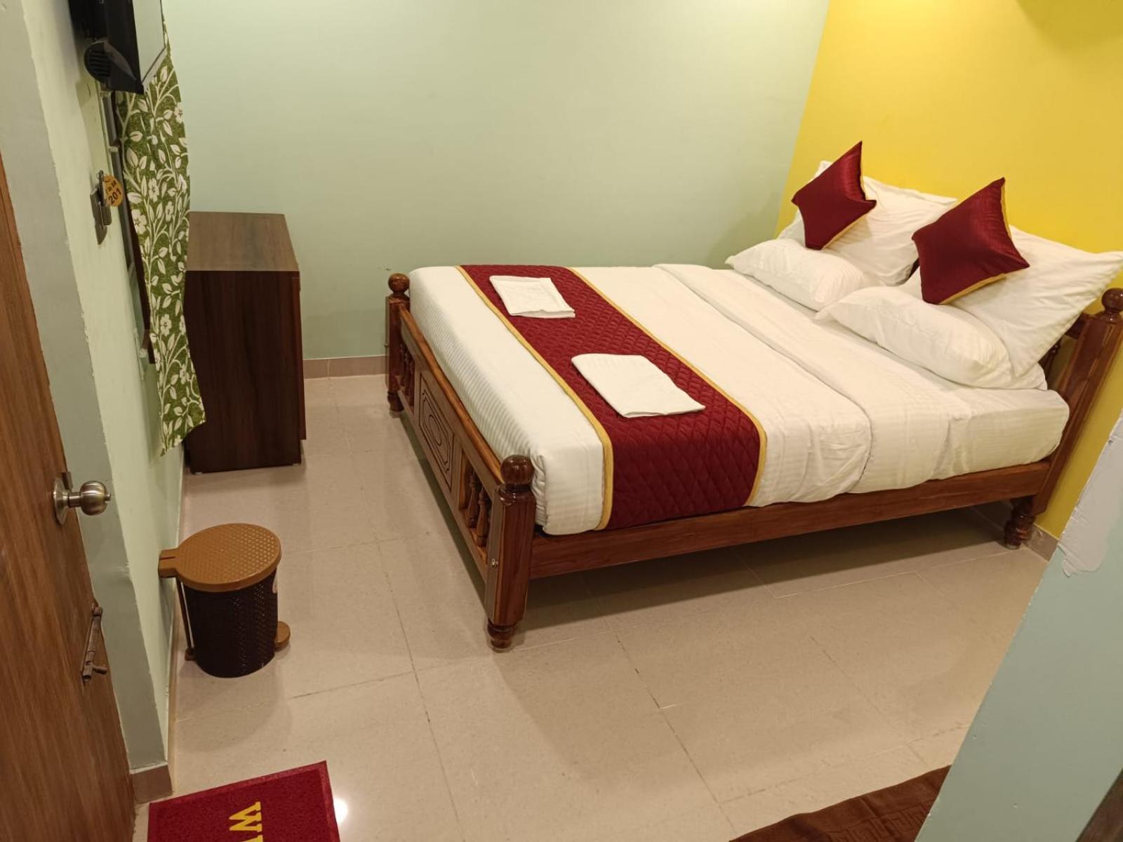 Lodge Sathya Residency Thandarampet *