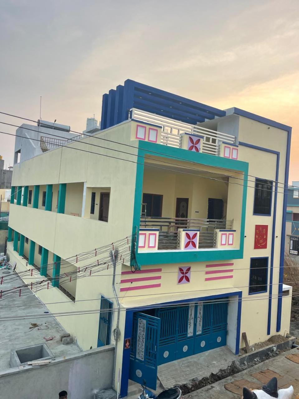 Kavitha Family Tvm Homestay