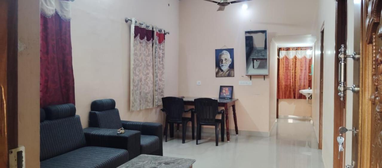 Moovendhar Illam Apartment Tiruvannamalai