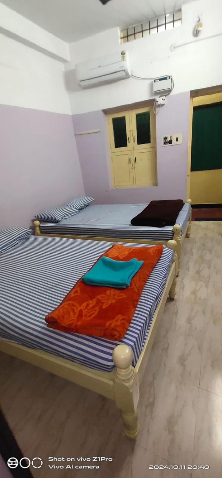 Lodge Shree Chendur Residency Ac