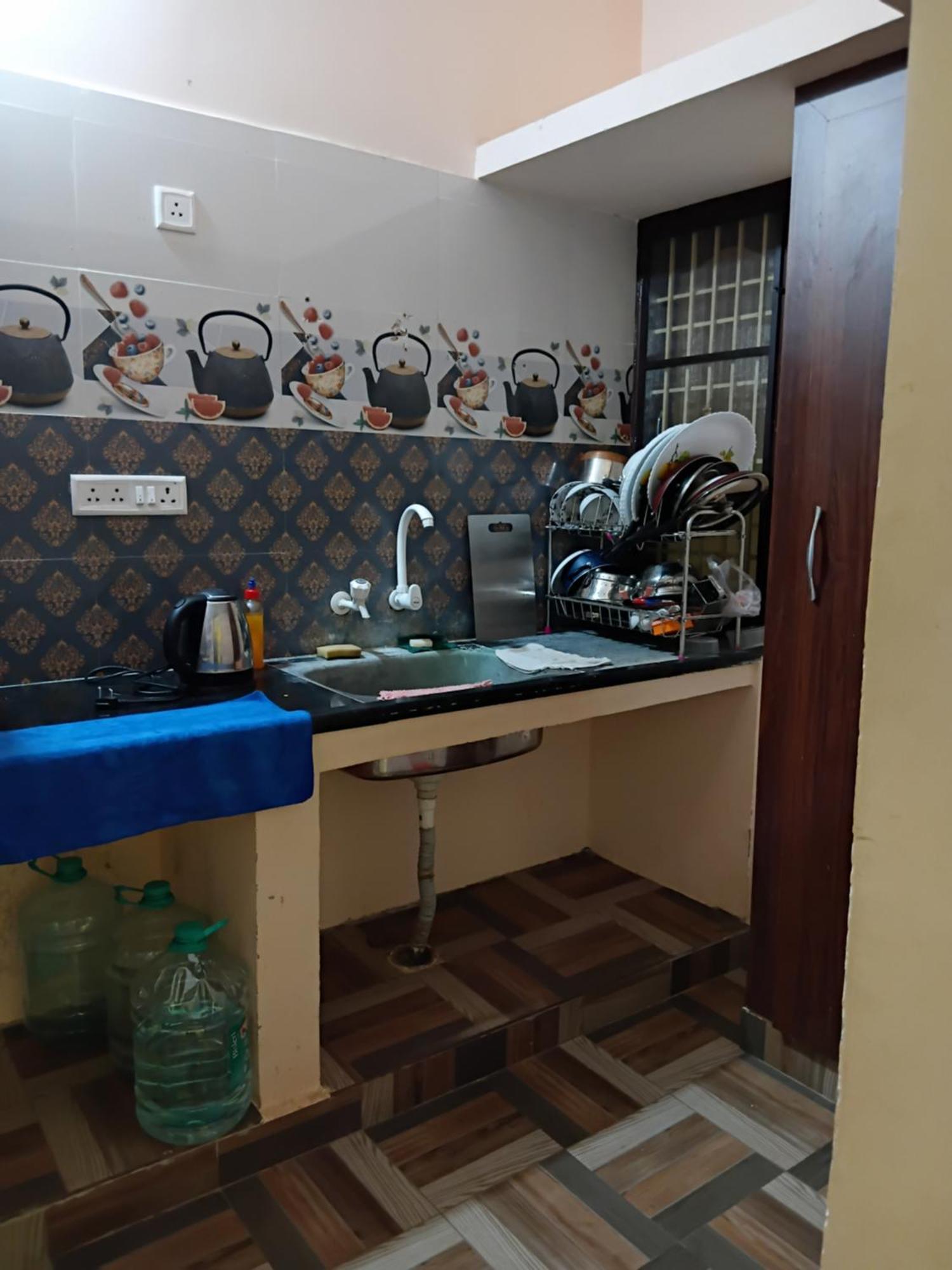 Home Stay *