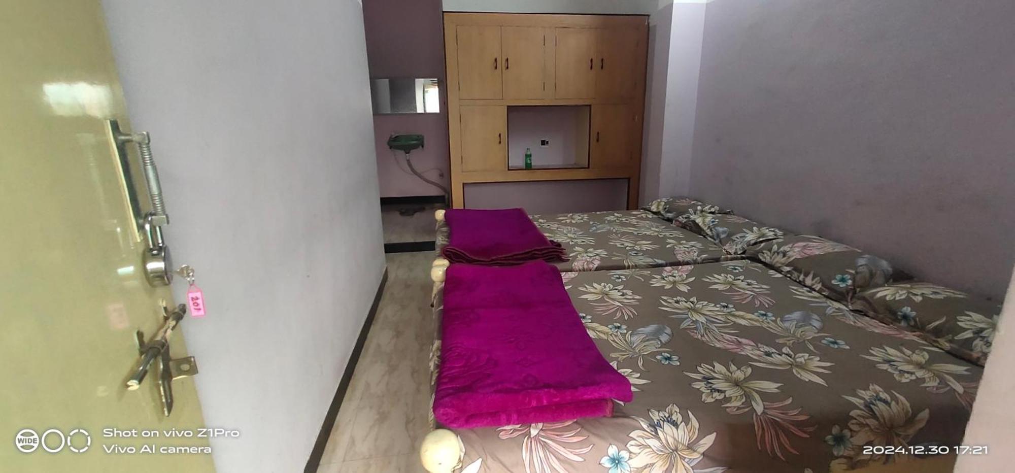 Shree Chendur Residency Ac Lodge Tiruvannamalai