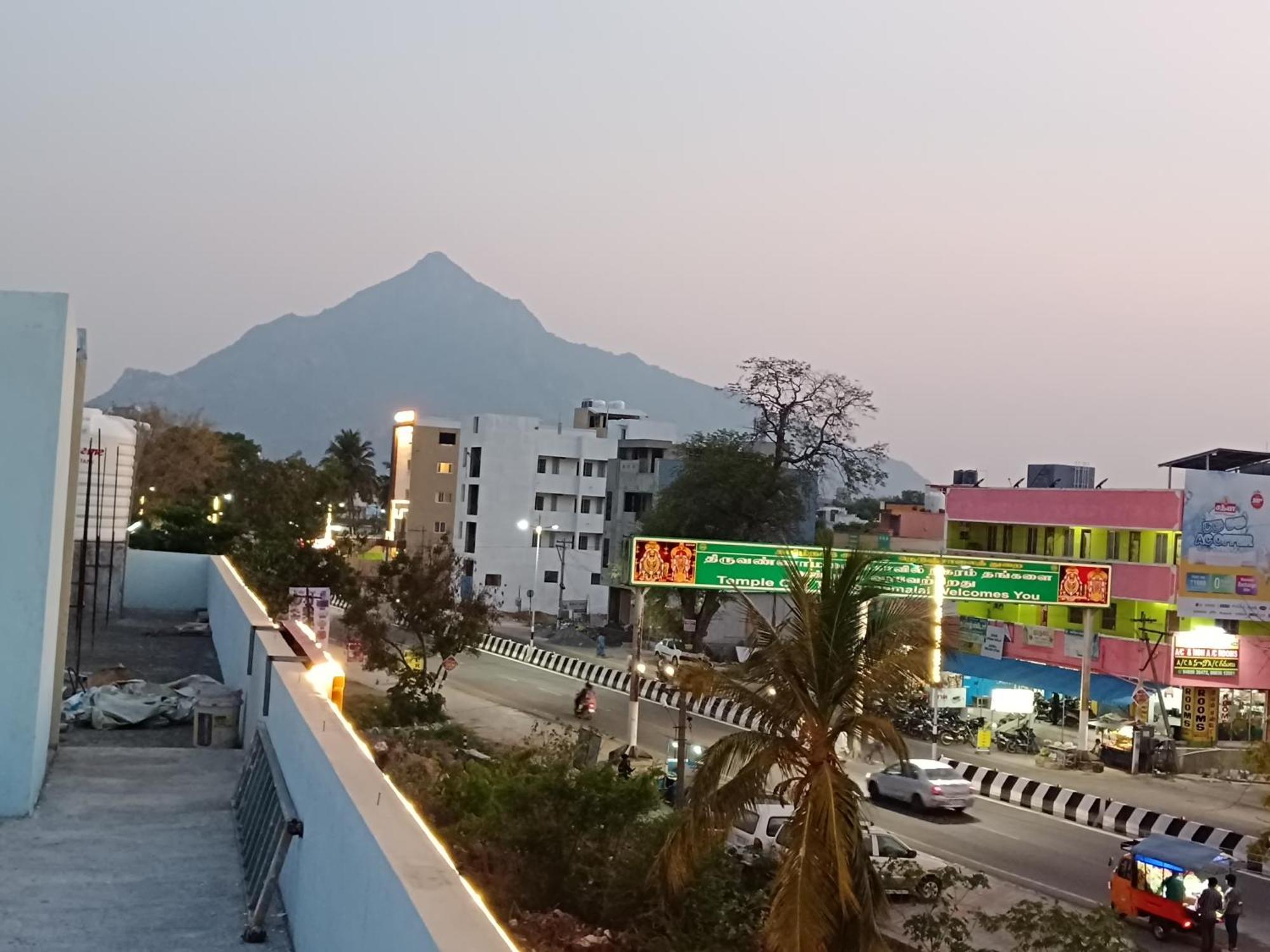 Lodge Kavi Residency *