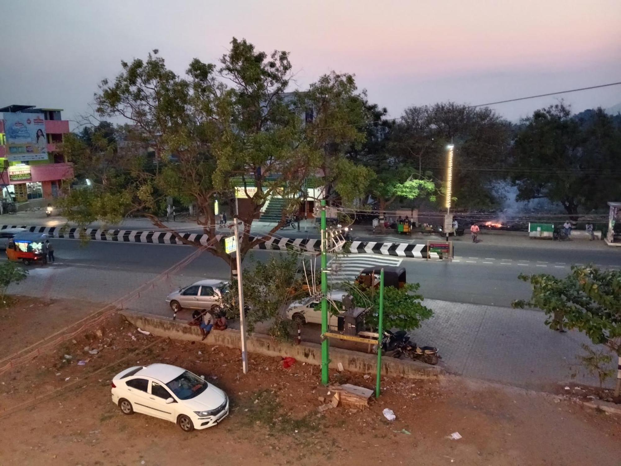 Kavi Residency Lodge *