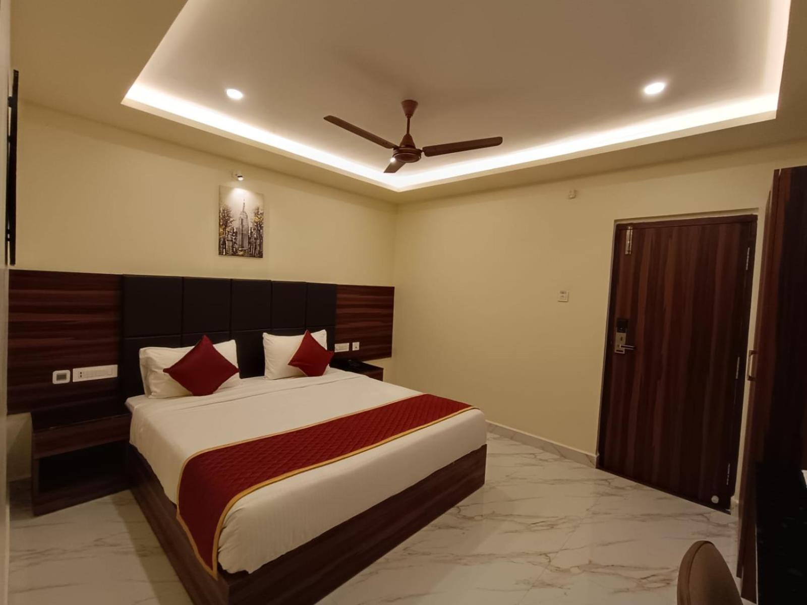 Royal Hotel 3*