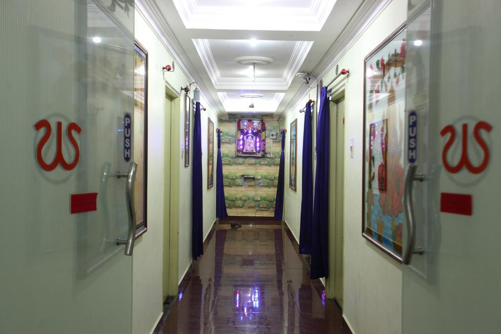 Trishul Hotel 2*