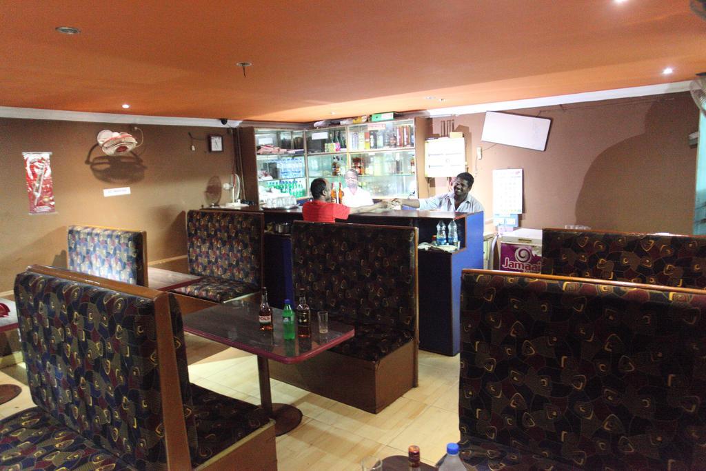 Trishul Hotel 2*