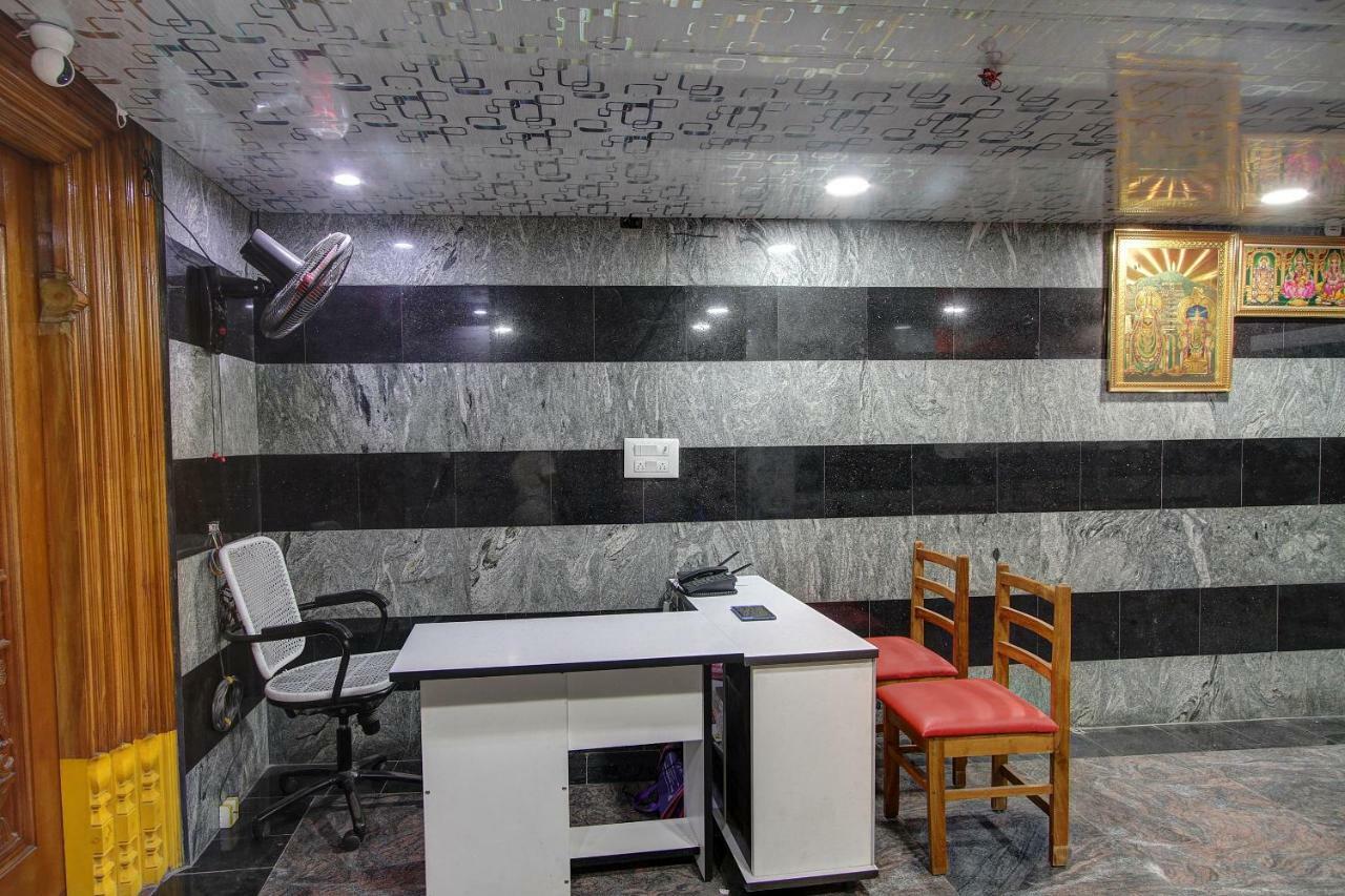 Oyo Flagship 47125 Kala Ressidency 3*