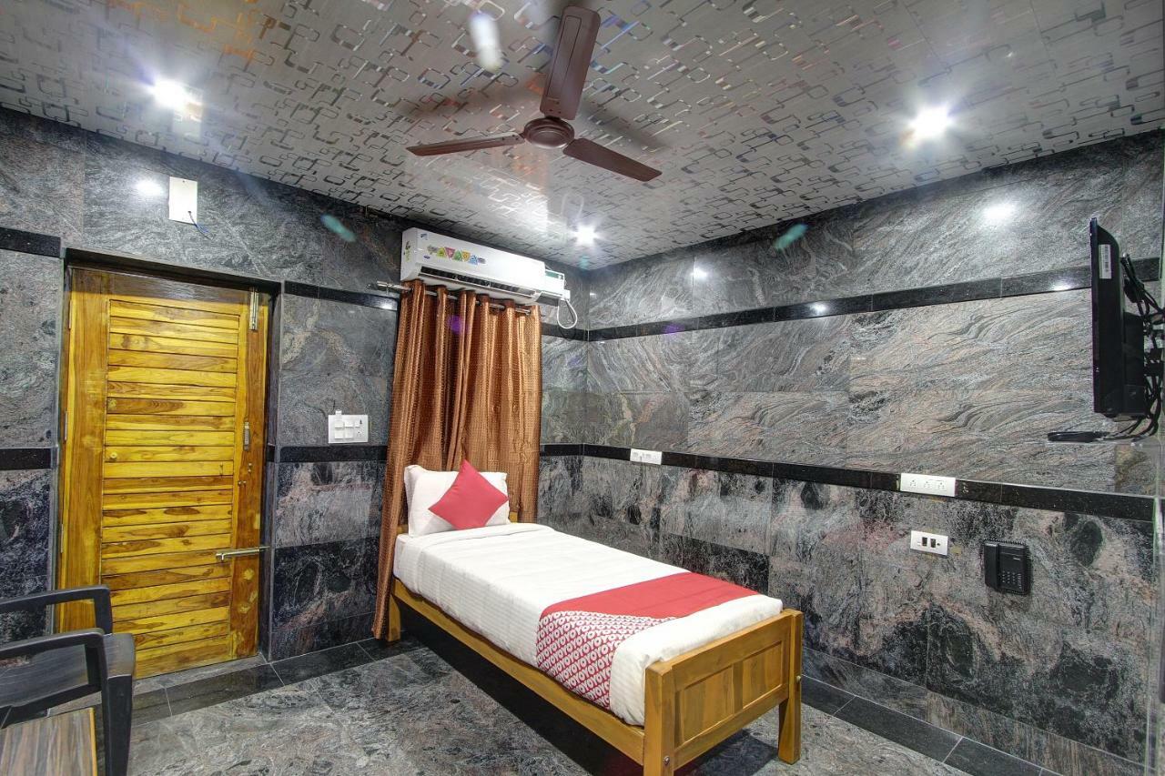 Oyo Flagship 47125 Kala Ressidency 3*