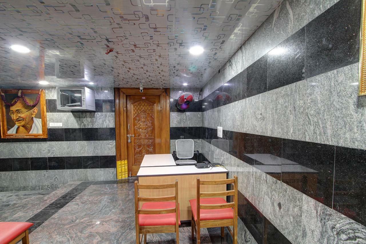 Oyo Flagship 47125 Kala Ressidency 3*
