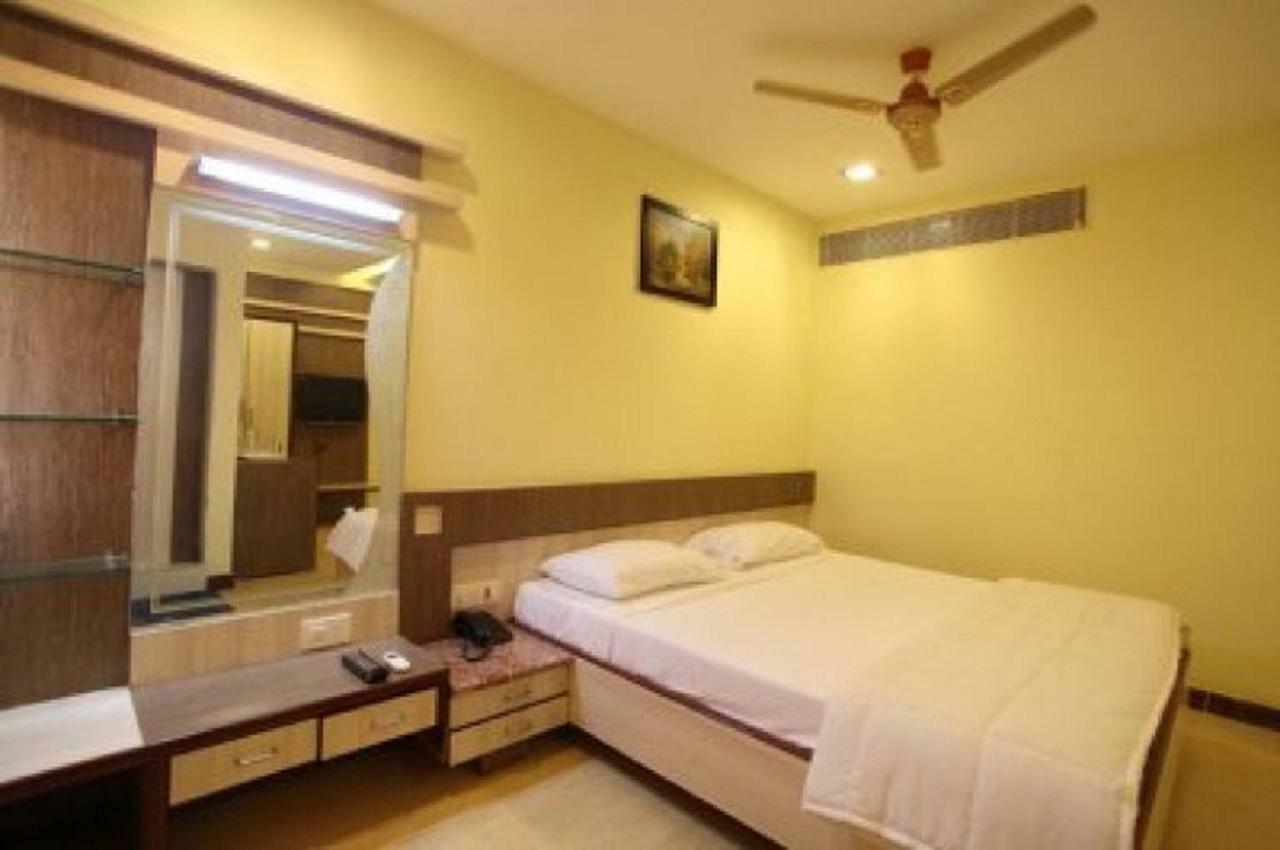 Shiva Residency Just 500 Meter Girivalam Road 3*