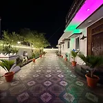 Tiru Arunachala Sashwin Guest House
