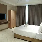Leaf Hotel