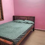Aadhiran Home Stay