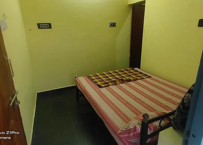 Shree Chendur Rooms