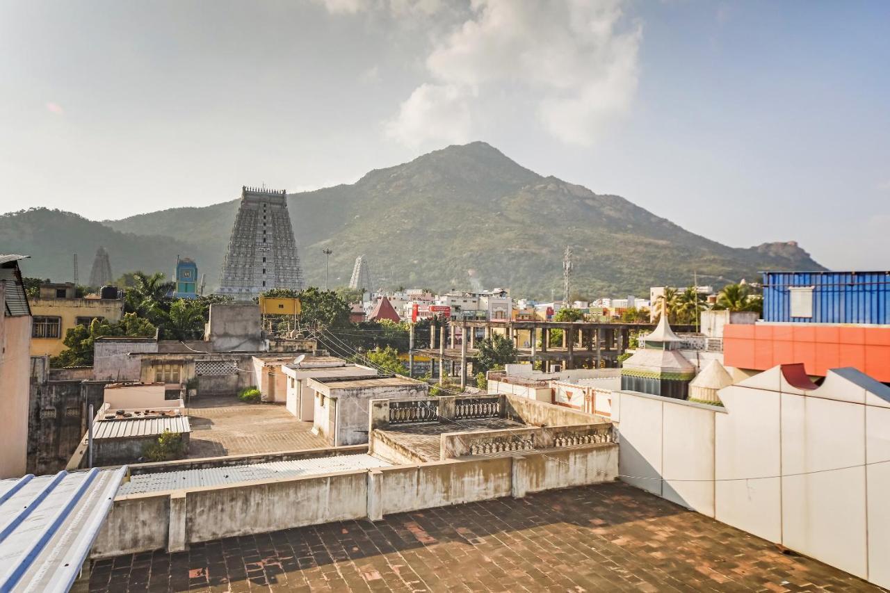 Oyo Flagship 75862 Ammayi - Temple Opposite Hotel