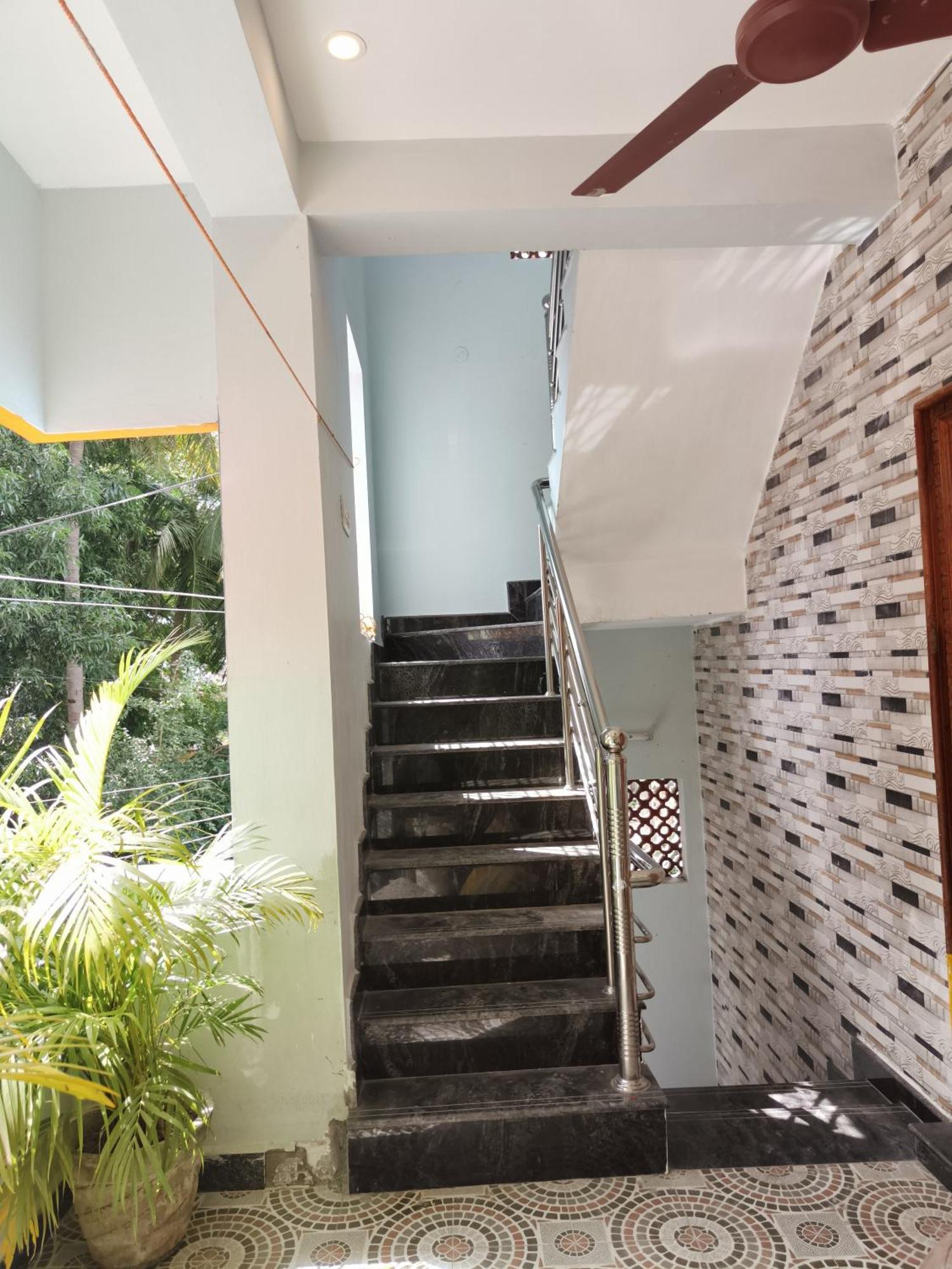 Liya Guest house *