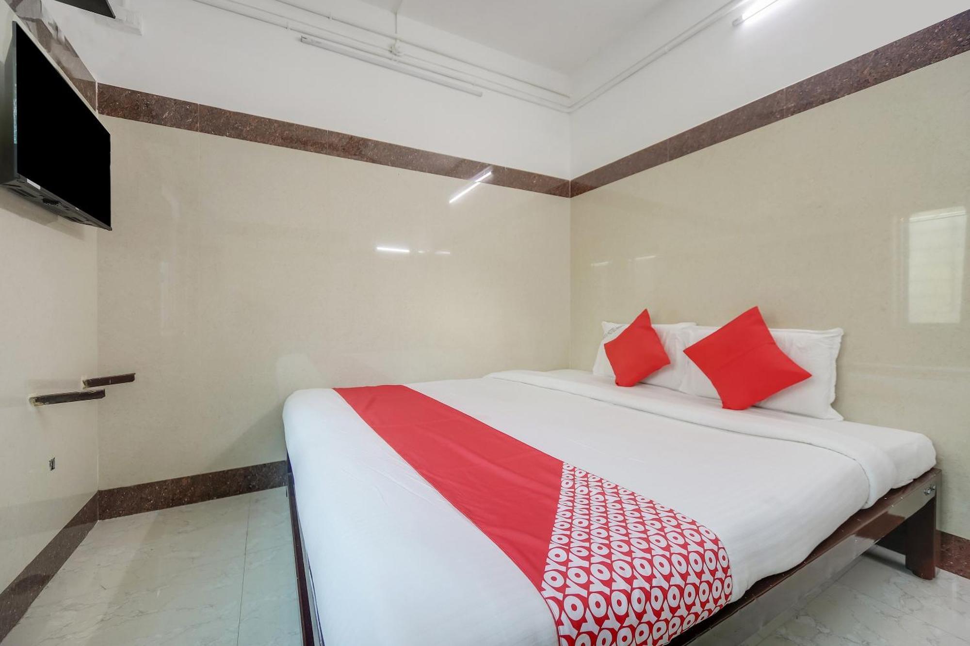 Oyo Flagship 75862 Ammayi - Temple Opposite Hotel Tiruvannamalai