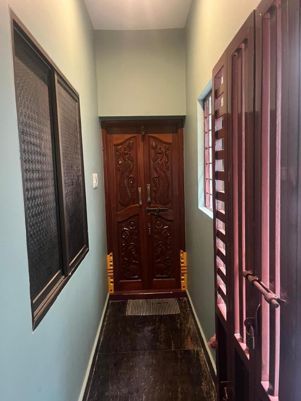 Guest house Panmozhi Residency *