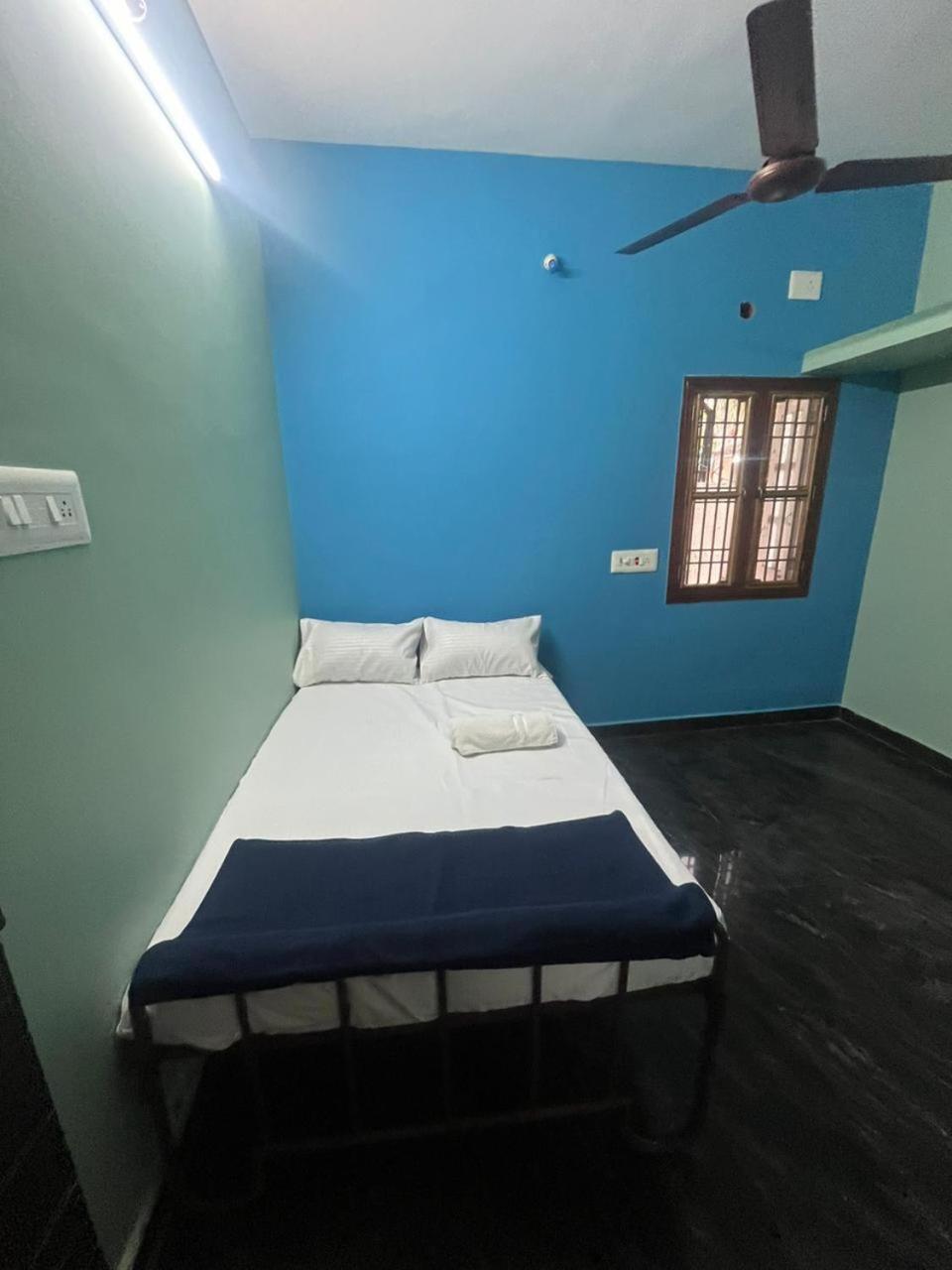 Guest house Panmozhi Residency *