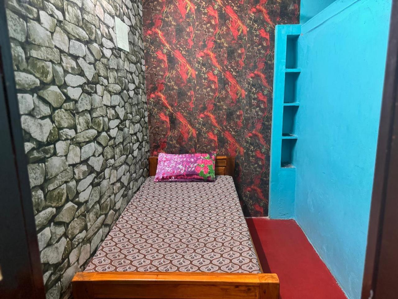 Homestay Sri Sabari Homes *