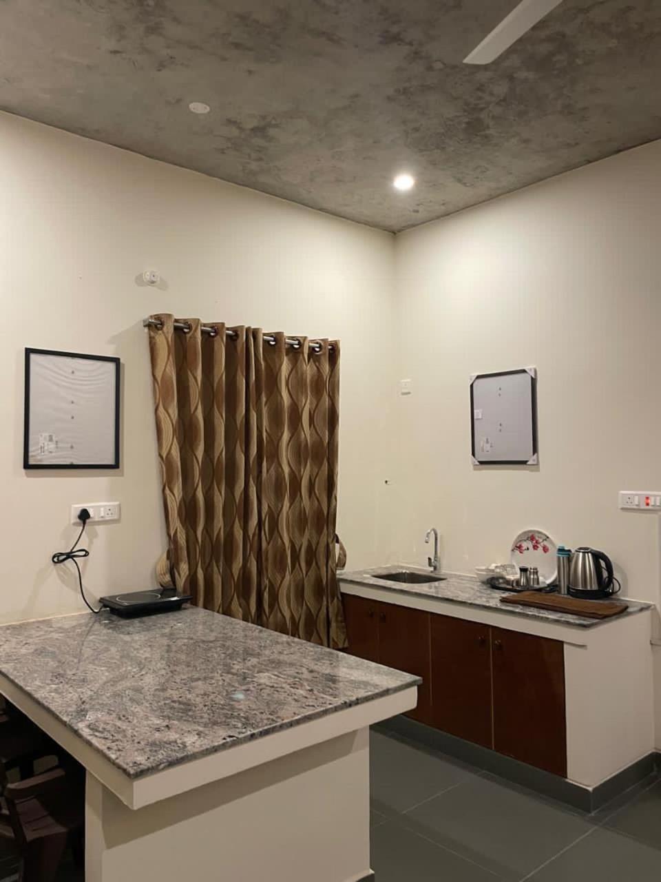 Dhyan Guest house Tiruvannamalai