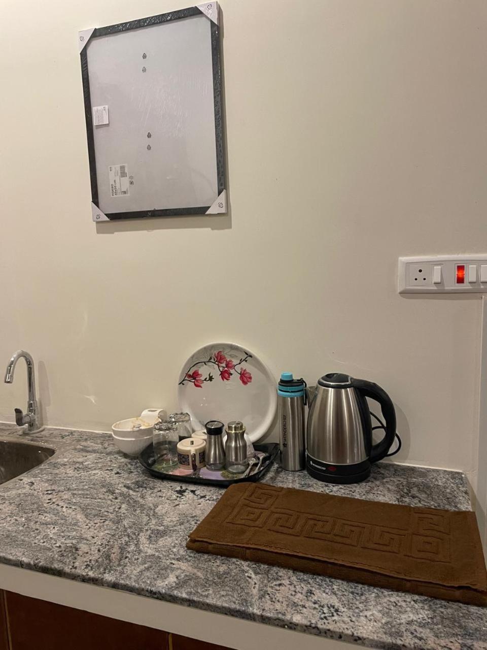 Dhyan Guest house *