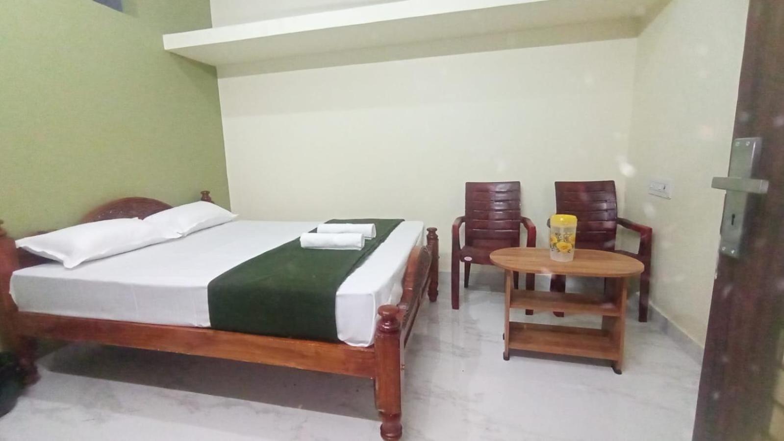 Sri Arunachala Homestay *