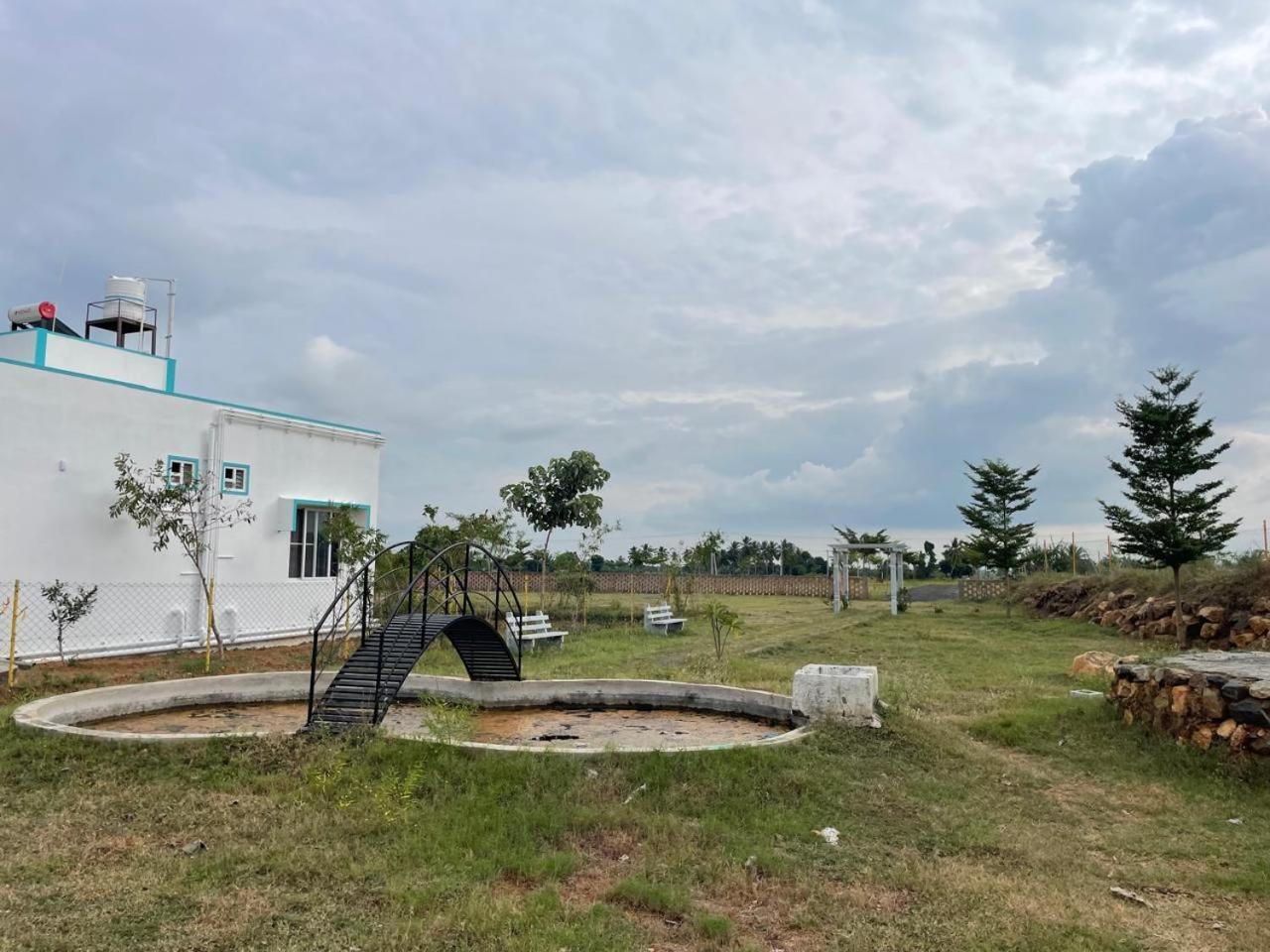 Raadha Logam Tiruvannamalai