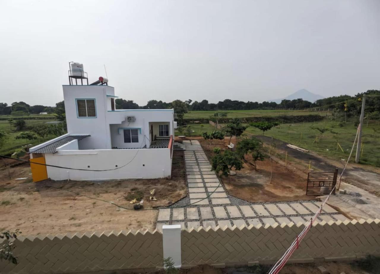 Raadha Logam Villa