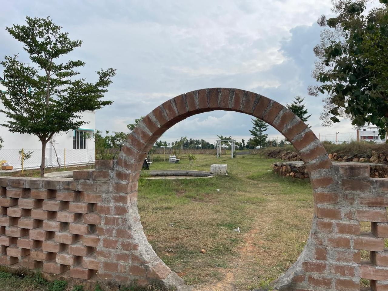 Raadha Logam Tiruvannamalai
