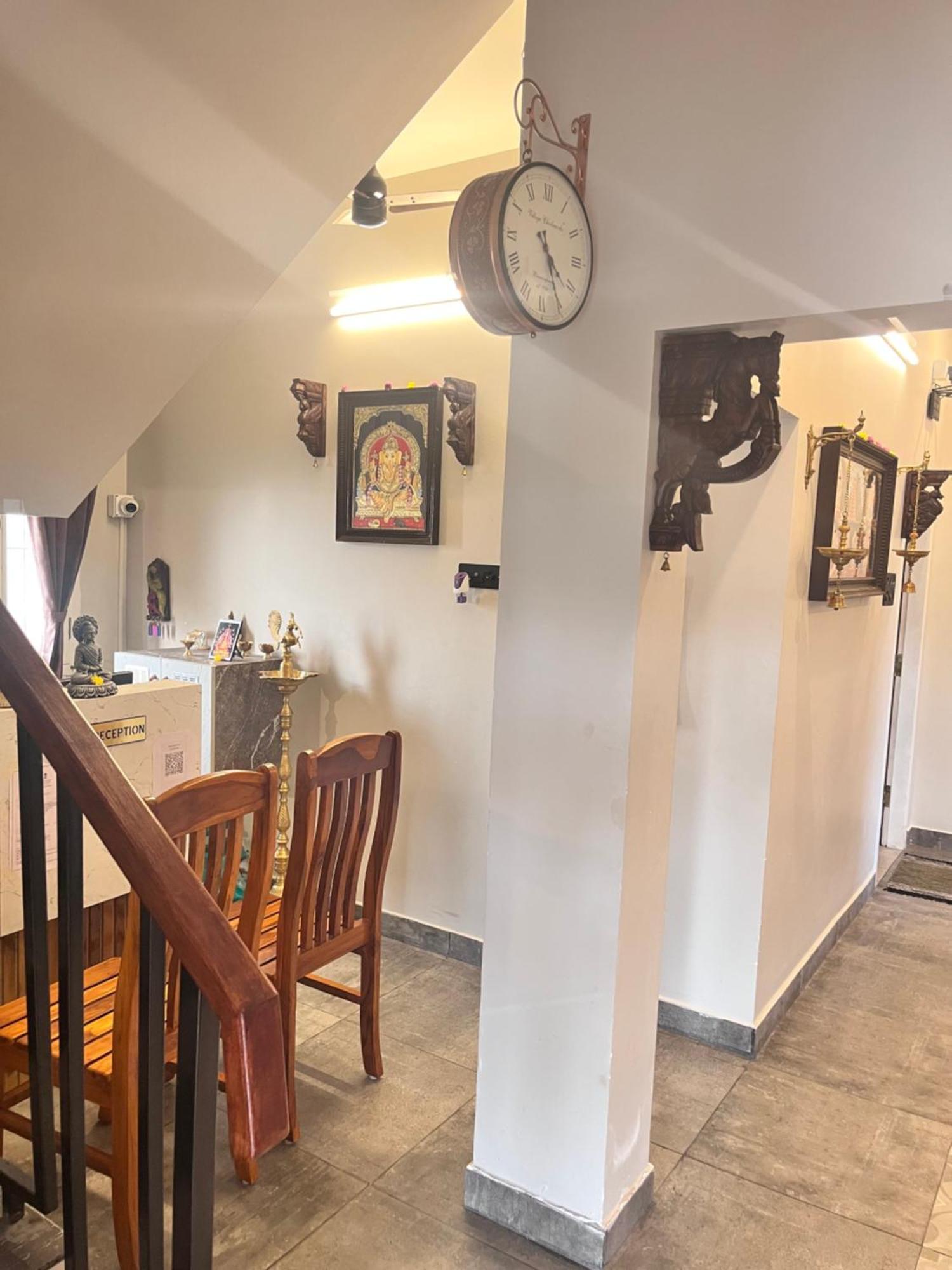 Dwaraka Hotel 3*